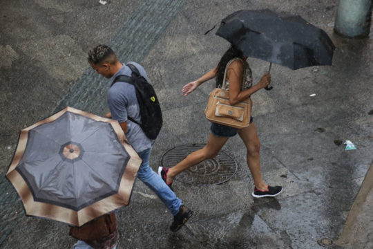 chuvas-no-centro-da-cidade-foto-carlos-grevi-2