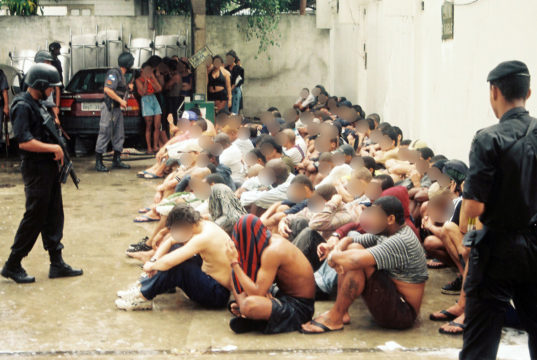 Contagem de presos em 2003 (Foto: César Ferreira)