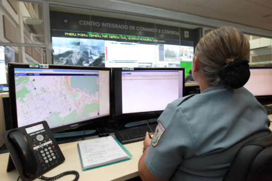 Centra de Comunicação da Polícia Militar (Foto: Clarice Castro/Imprensa RJ)