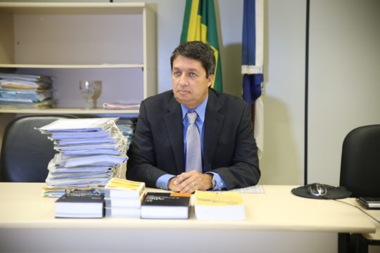 Juiz da 100ª Zona Eleitoral Ralph Manhães (Foto: Silvana Rust)
