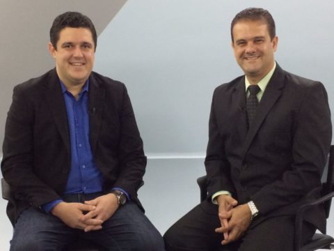 Episódio inédito de "A Polêmica" com Cláudio Andrade e Marcão Gomes vai ao ar nesta segunda-feira (8), às 22h. (Foto: Divulgação/JTV)