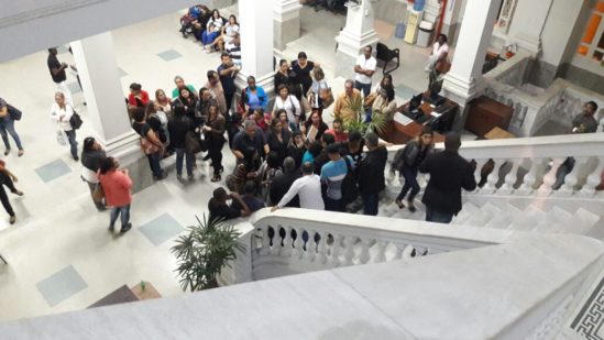 Manifestantes estiveram na Câmara e foram recebidos por Marcão (Foto: JTV)