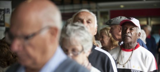 Lei garante a quem tem mais de 80 anos prioridade sobre  os  demais idosos (Foto: Arquivo//Agência Brasil)