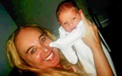 EUA: Maria Auxiliadora Machado Horvat e o seu netinho Lucas Maciel Horvat