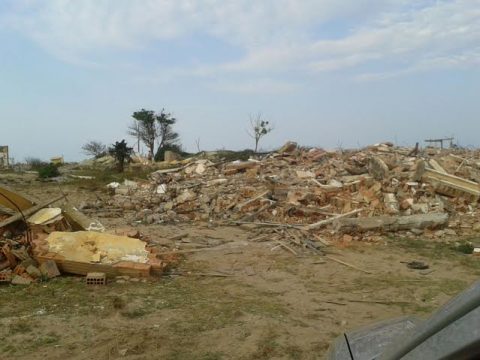 Atafona praia Clube demolido em 2015 (Foto: André Silva)