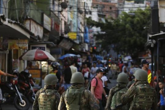Os militares permaneceram uma semana na Rocinha (Foto: Fernando Frazão/Agência Brasil)