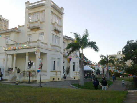 O Palacete Villa Maria abriga a Casa de Cultura da Uenf (Foto: Ocinei Trindade)