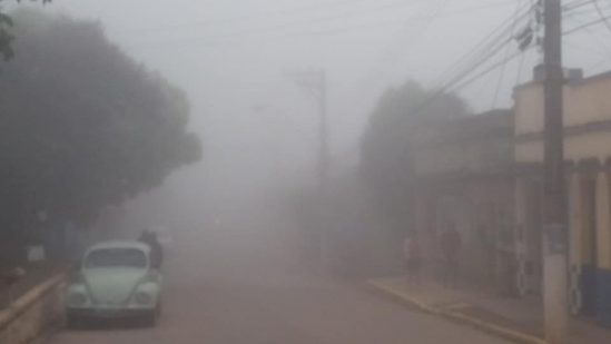 Neblina tomou conta da cidade (Foto: Silaine Terra)