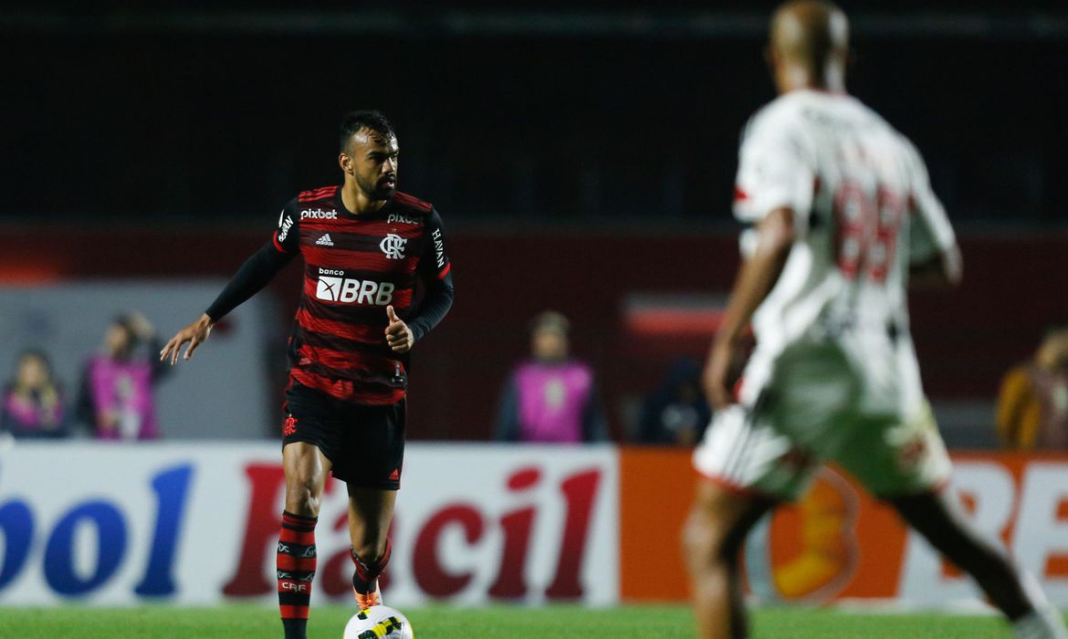 Clube de Regatas do Flamengo - HOJE TEM MENGÃO NA COPA DO BRASIL!!! Às  21h30, o Mais Querido recebe o São Paulo, no Maracanã, no jogo de ida das  quartas de final.